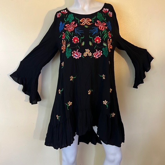 Jodifl BOHO Embroidered floral high low dress. - Picture 3 of 11